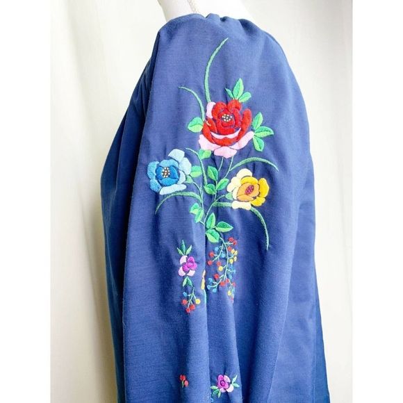 Vtg Hand Embroidered Floral Peasant Top  Rich Blue - Picture 6 of 8